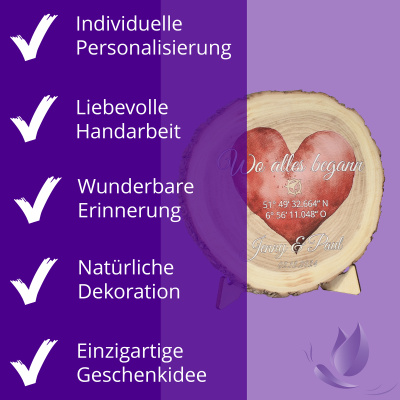 CHICCIE Personalisierte Baumscheibe Farbiger Herzdruck mit Koordinaten 18cm versch Farben Holzscheibe Geschenkidee Valentinstag Hochzeit Jahrestag