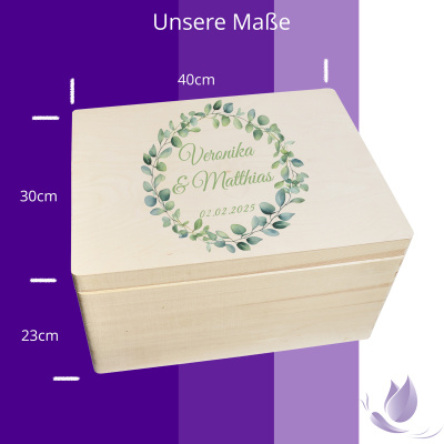 CHICCIE Erinnerungsbox personalisiert zur Hochzeit Druck farbig Eukalyptus Kranz - Hochzeitstag Holzkiste f&uuml;r Erinnerungen Erinnerungskiste