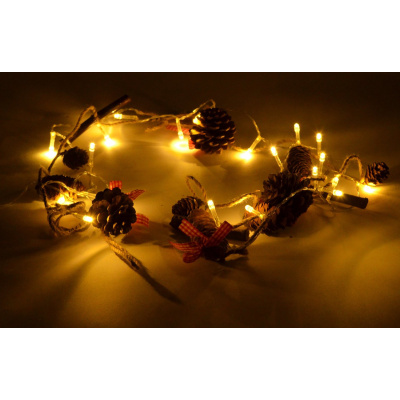 CHICCIE 20 LED Lichterkette mit Tannenzapfen -...
